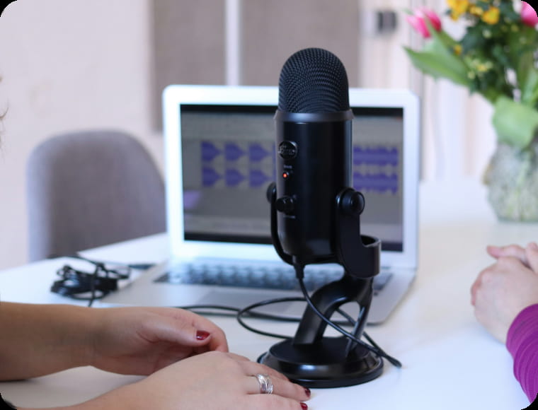 播客主持人与有声书创作者